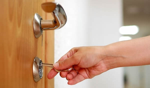 What To Do When Hiring A Door Lock Rekeying Service