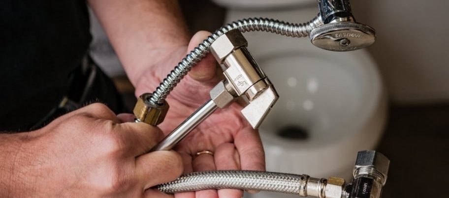 What Are The Benefits Of Hiring Professional Plumbing Contractors